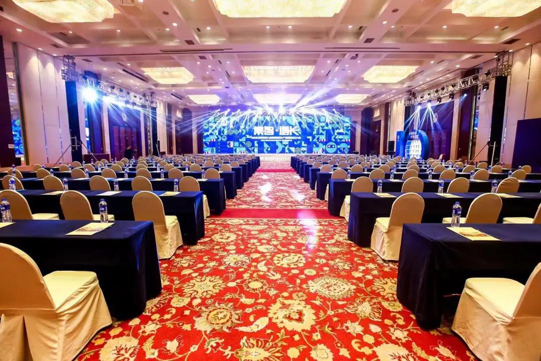 佳歌集成灶斬獲“集成灶十大品牌”“蒸烤集成灶十大品牌”雙項大獎!