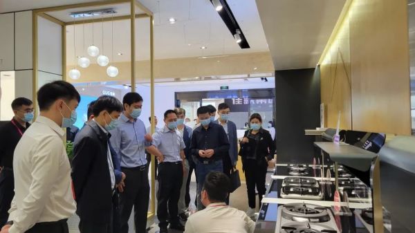 紹興市人大常委會黨組副書記邵全卯一行蒞臨佳歌參觀考察！