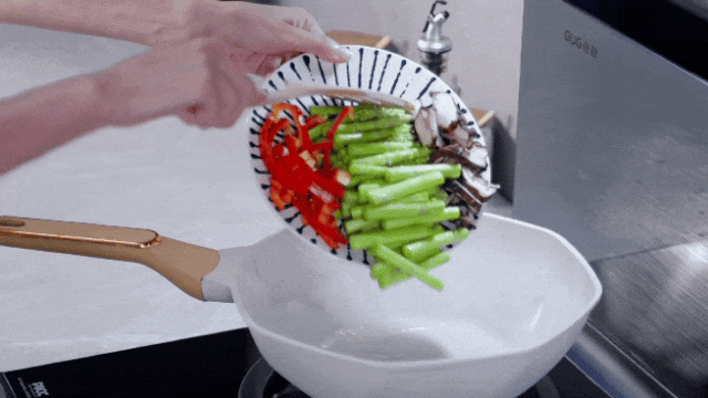 佳歌集成灶“好品質(zhì)，始終如一”的『斤斤計(jì)較』